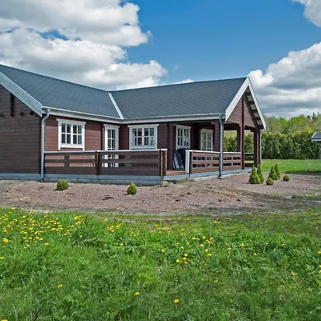 Ferieby - Torpet 81 *